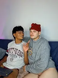 _Ottis_ webcam model stream image