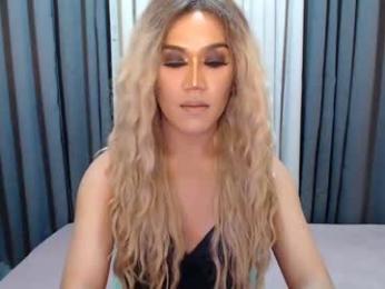 xhugejerkingtransx webcam model stream image