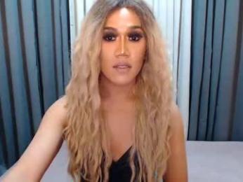 xhugejerkingtransx webcam model stream image