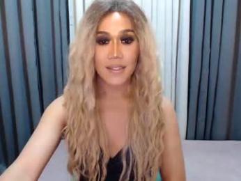 xhugejerkingtransx webcam model stream image