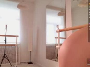 emilia_dream webcam model stream image