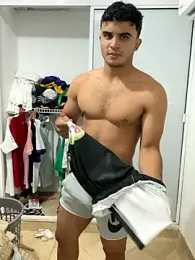 Mentriplex webcam model stream image