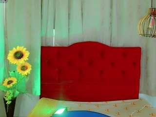 chloe-hot-xxx webcam model stream image