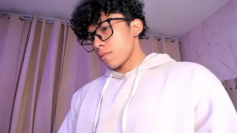 AkazaBoy_ webcam model stream image