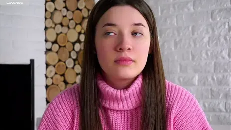 LowOncoming webcam stripchat model stream image