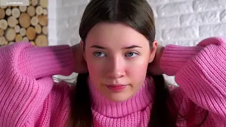 LowOncoming webcam model stream image