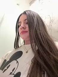 Isabella21_ webcam model stream image