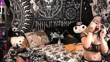 EVILYN webcam model stream image