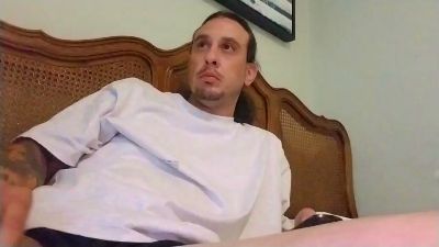 Offwhiteclouds webcam model stream image