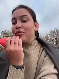 KikiWatson webcam model stream image