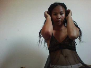 PrettyLie webcam model stream image