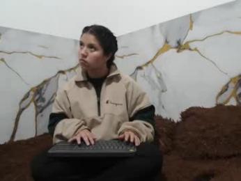 saraandthomas webcam model stream image