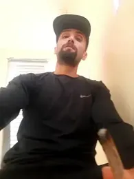 Luccareli10 webcam model stream image