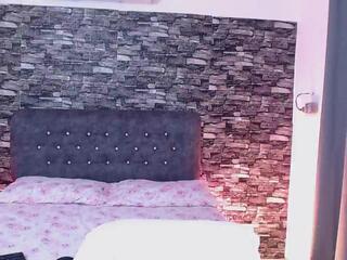 Pretty Veronica webcam model stream image