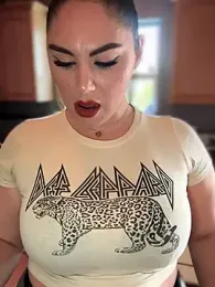 lovely_beast webcam model stream image