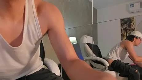 dylan_cross_ webcam model stream image