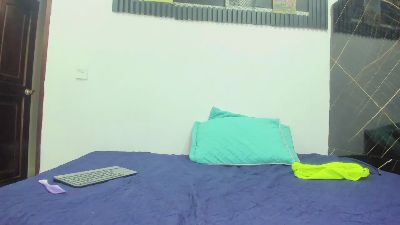 Emer_santos webcam cam4 model stream image