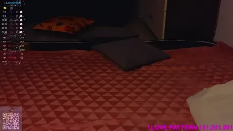 Hollara_Bangg webcam model stream image