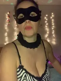 mass_hotbrunette webcam model stream image