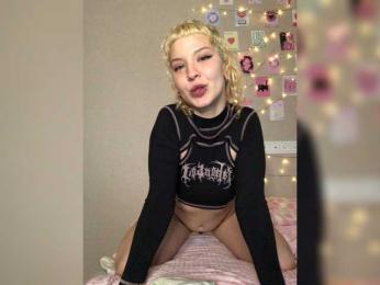 Miley webcam model stream image