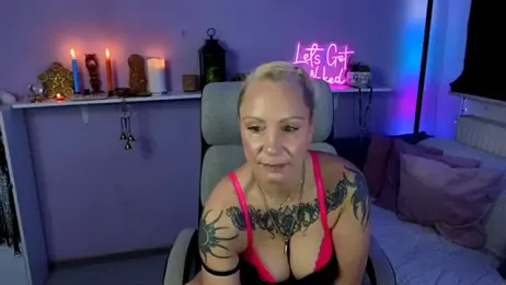 JaninaSecrets_ webcam model stream image