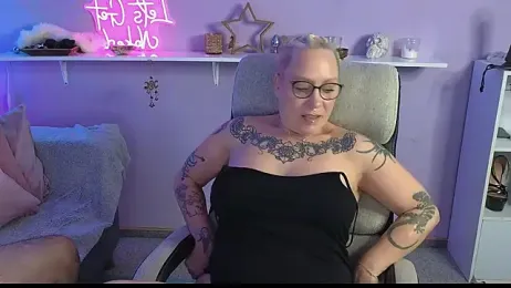 JaninaSecrets_ webcam model stream image