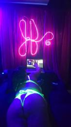 missJuicyFruity webcam model stream image