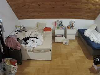 voyeurcam-julmodels-greybed-3 webcam model stream image