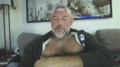 bear70s webcam model stream image