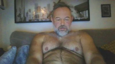 bear70s webcam model stream image
