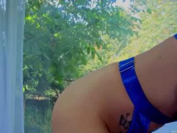 reina_cummings webcam model stream image