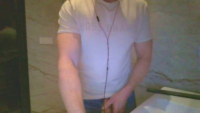 queue22 webcam model stream image