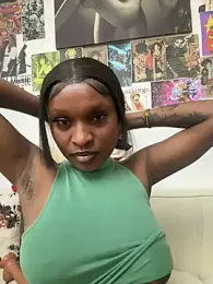 Lil-shawrie webcam model stream image