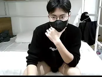 Gwencloudy webcam model stream image