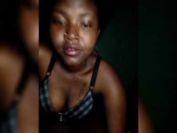 Davinalola webcam model stream image