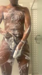 Kee8inch webcam model stream image