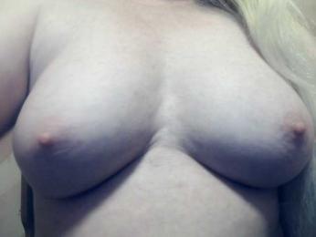 Lilia103 webcam model stream image