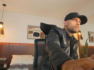 Tyler Brownn webcam model stream image