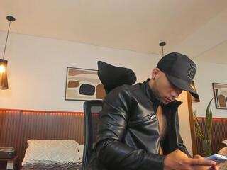 Tyler Brownn webcam model stream image