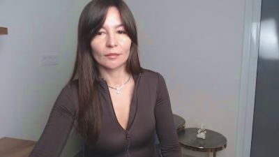 Verinikk_kiss webcam model stream image
