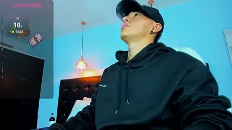 Lobo_17_ webcam model stream image