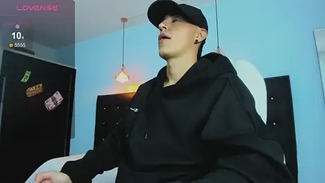 Lobo_17_ webcam model stream image