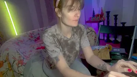 YourFavCanadianMILF webcam model stream image