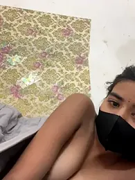 Sexykhushi041 webcam stripchat model stream image