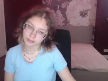 angelinalow webcam model stream image