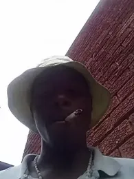 younggblackkCOCK19 webcam model stream image