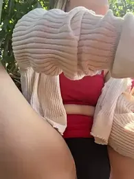 LaraBlond webcam model stream image