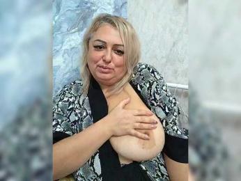 BigMilf webcam model stream image