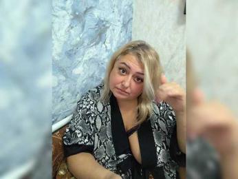 BigMilf webcam bongacams model stream image