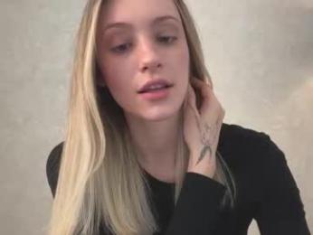 fflloowweerr webcam model stream image